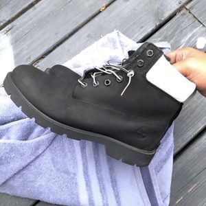 timberlands- size 10